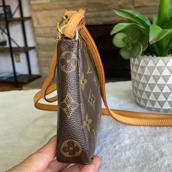 ❤️authentic lv Reposhing purse - Picture 4 of 16